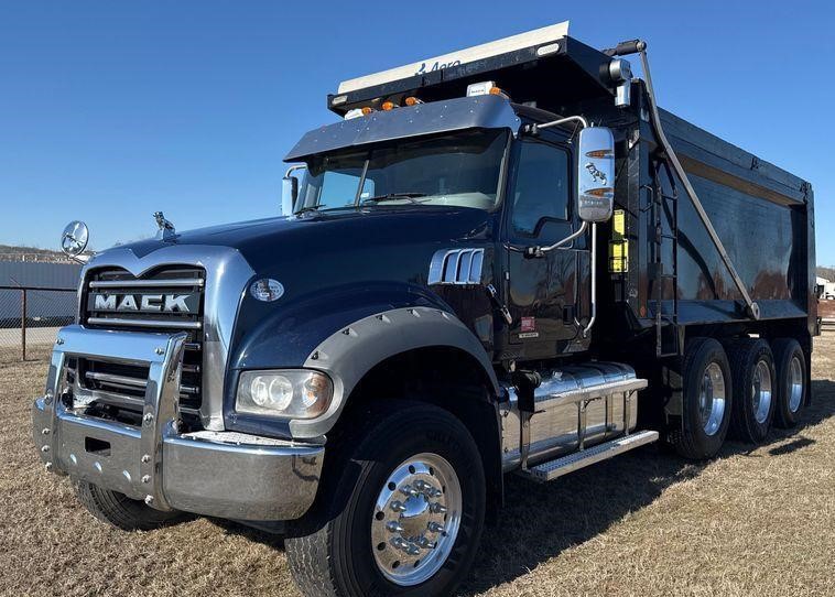 2019 Mack Granite dump truck