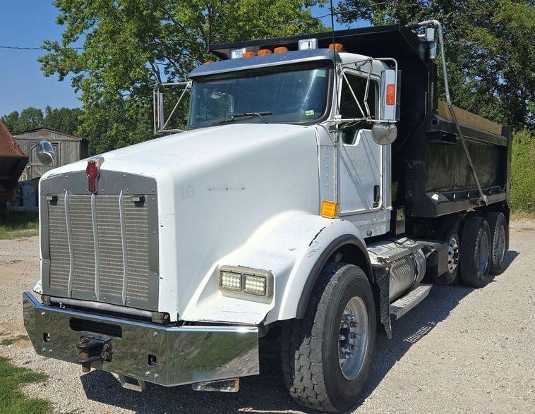 2010 Kenworth T800 dump truck