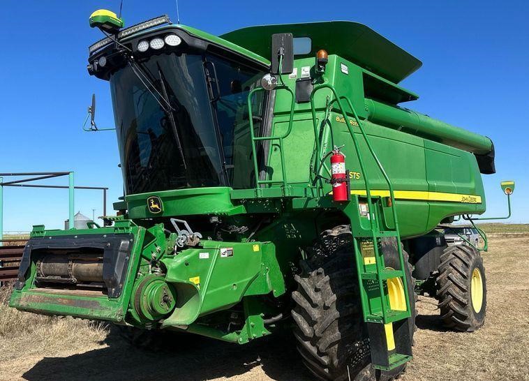 2010 John Deere 9670 STS  combine